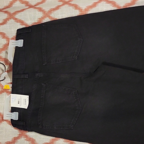 High-Rise Jeans - Picture 4 of 4